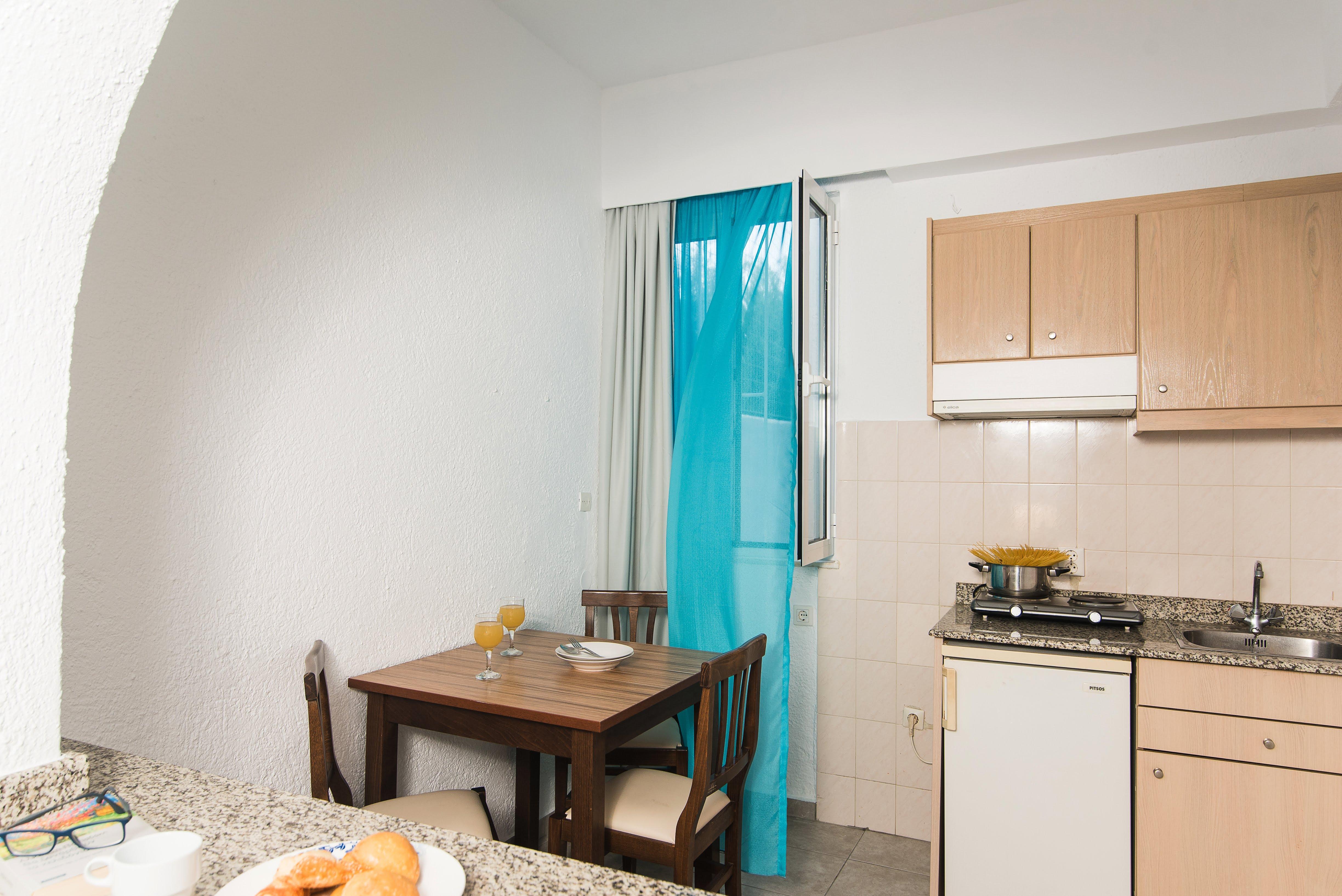 Ibiscus Hotel Malia ภายนอก รูปภาพ