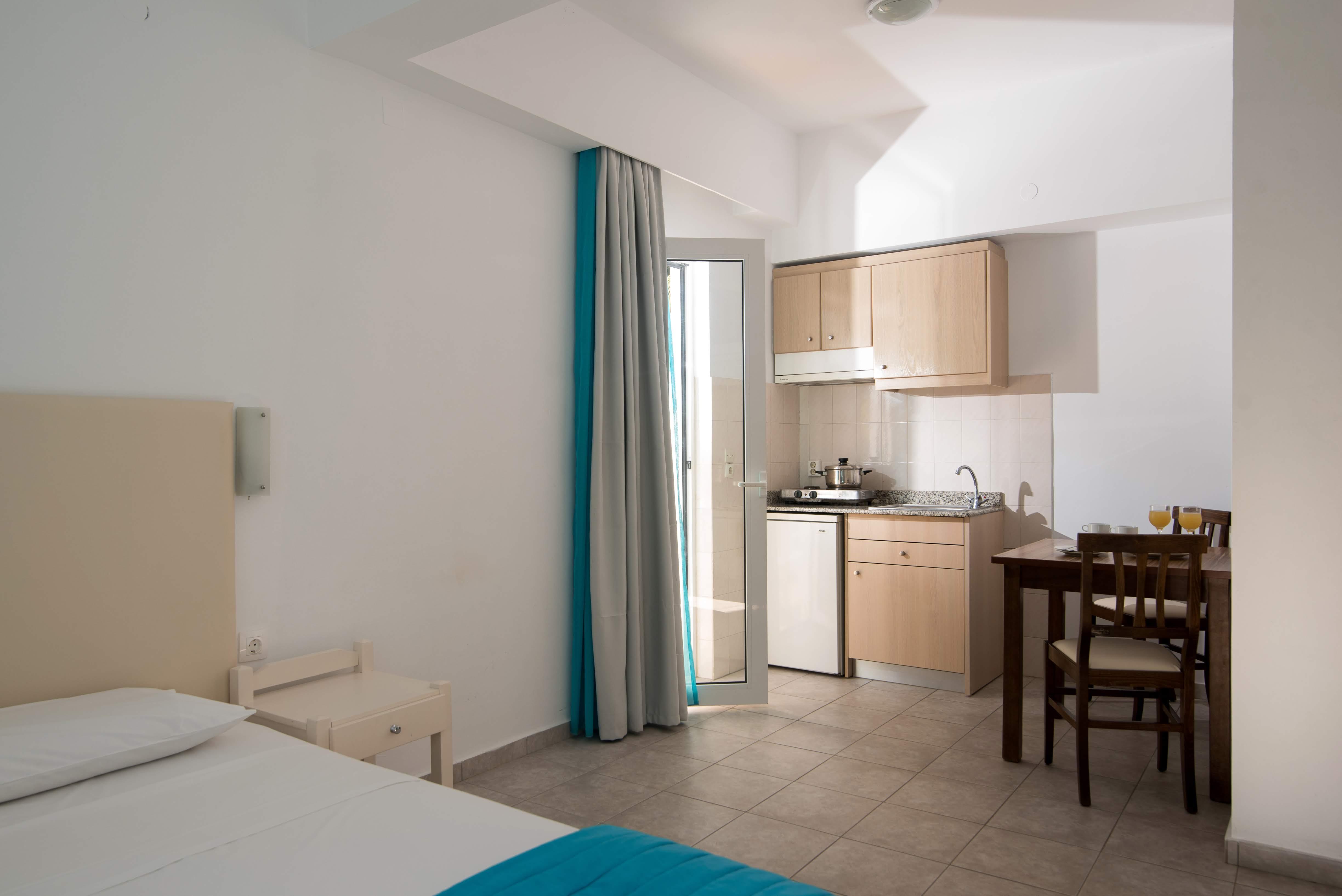 Ibiscus Hotel Malia ภายนอก รูปภาพ